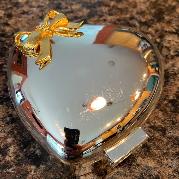 Heart Shaped Trinket/Jewelry Holder. - Picture 1 of 3